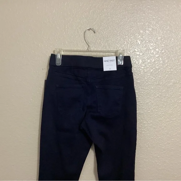 Nine West Black Pull-On Jeggings   NWT.  Size 4 - Picture 4 of 5